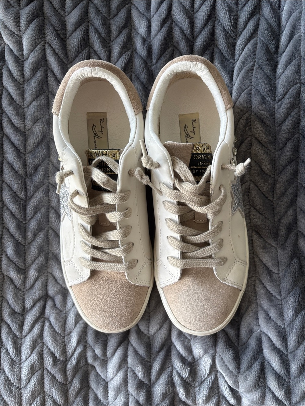 Vintage Havana White and Tan Low-Top Sneakers